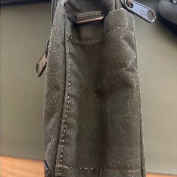 Fjallraven Kånken Mini Dark Green Backpack - Picture 2 of 8